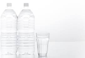 一日に飲む水の量は？